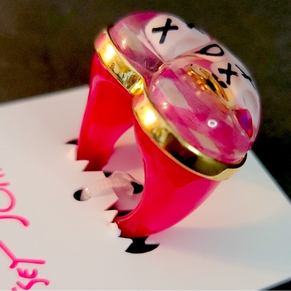 New BETSEY JOHNSON XOX GINGHAM HEART RING - Picture 6 of 11